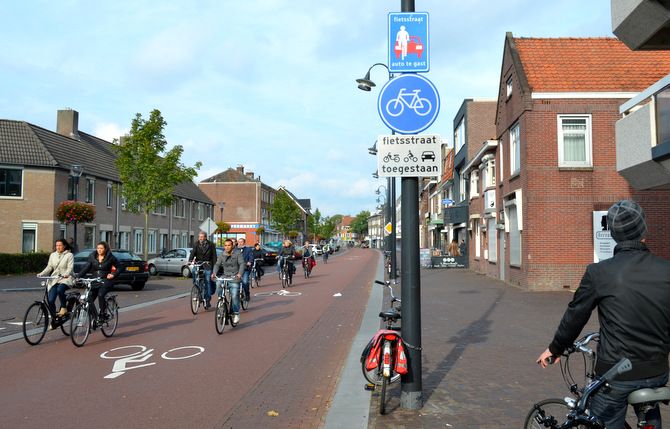 firefox
17/03/2022 , 9:36:44 a.m.
Fietsstraat - Cycling in the Netherlands - Wikipedia — Mozilla Firefox